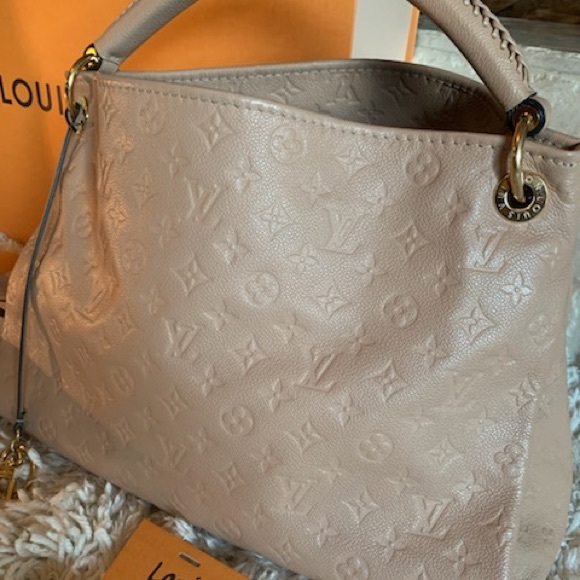 Authentic Louis Vuitton Artsy MM - Picture 2 of 13